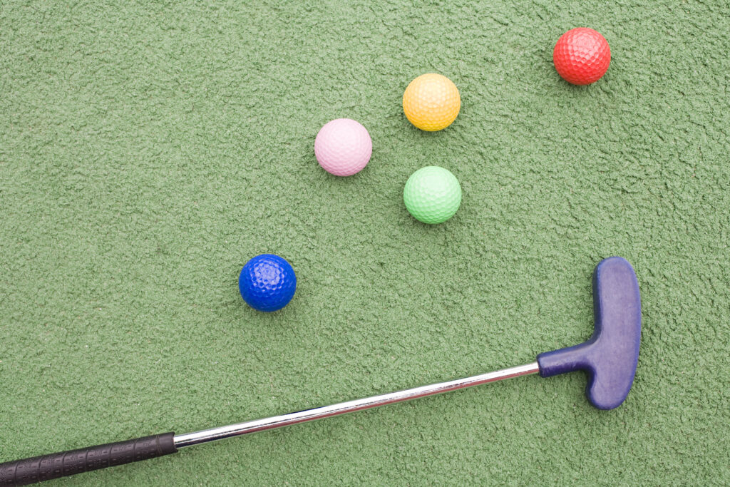 mini golf at can can wonderland is a great date night ideas in st. paul